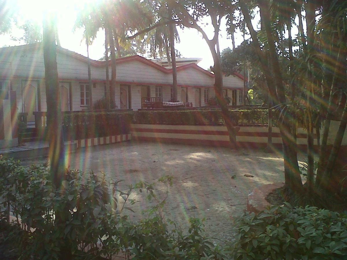 Palm Village Resort Calcuta Exterior foto